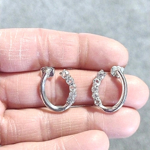 AVON VINTAGE SILVER-TONE CRYSTAL DROP PUSH-BACK .9" EARRINGS - Picture 4 of 8